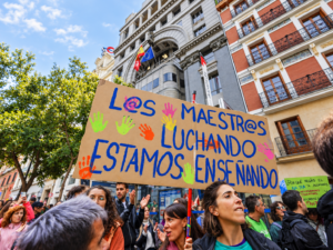 Miles de docentes protestan en Madrid durante la segunda jornada de huelga educativa Profesores se manifiestan en Madrid durante la huelga por la educación pública