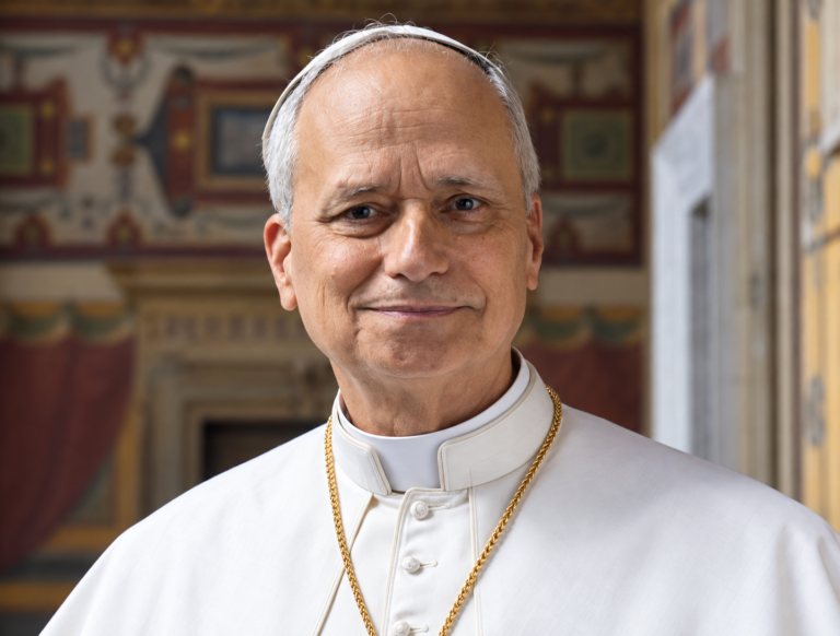 El papa León XIV durante una aparición pública en el Vaticano