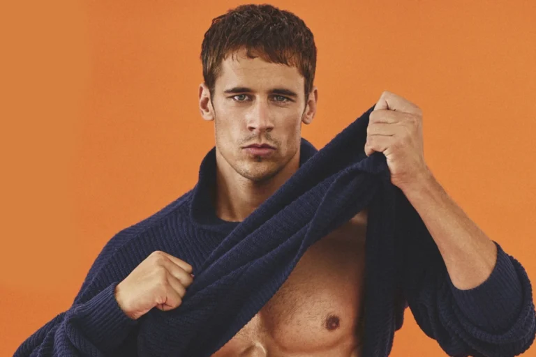 Martiño Rivas modelando.
